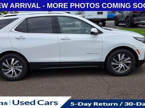 Used 2024 Chevrolet Equinox Premier AWD/4WD image 11