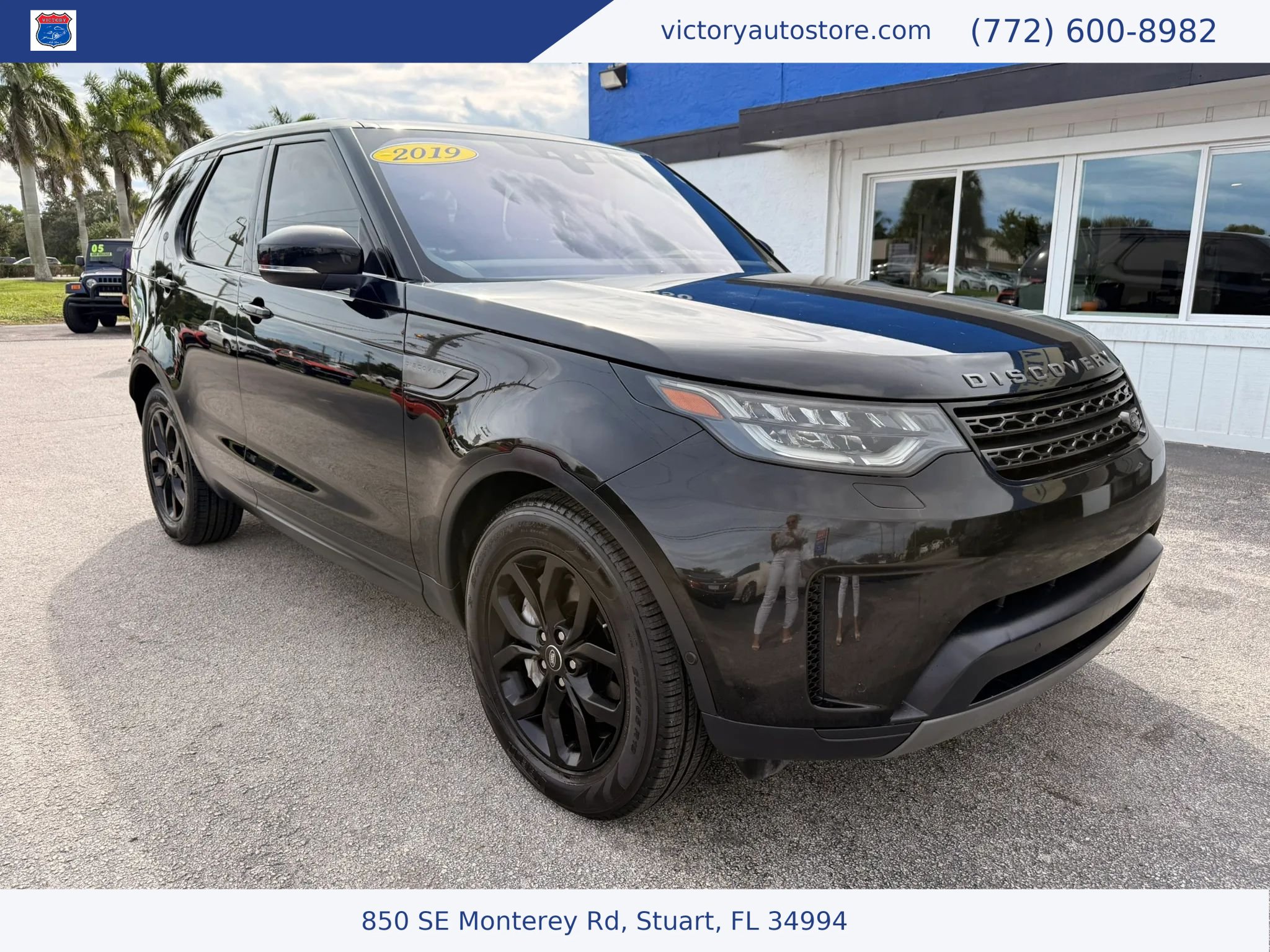 Used 2019 Land Rover Discovery SE AWD/4WD image 1