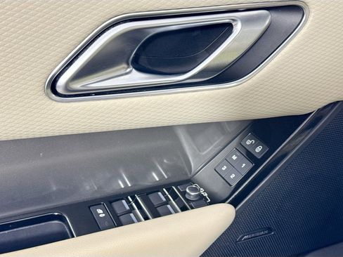 Used 2019 Land Rover Range Rover Velar S image 23