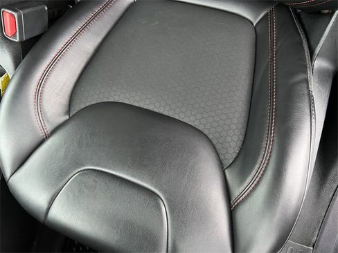 Used 2019 Jeep Cherokee Trailhawk w/ Cold Weather Group image 12