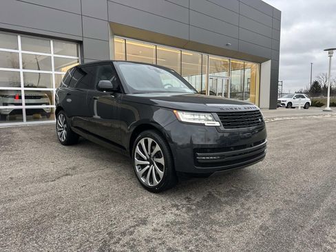 New 2026 Land Rover Range Rover Long Wheelbase SE image 3