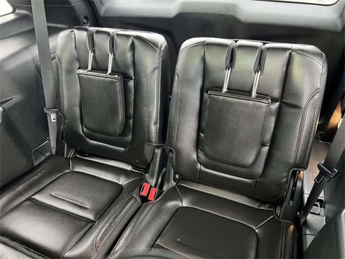 Certified 2018 Ford Explorer XLT w/ Equipment Group 202A image 25