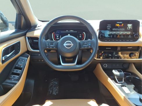 Used 2023 Nissan Rogue Platinum AWD/4WD image 15