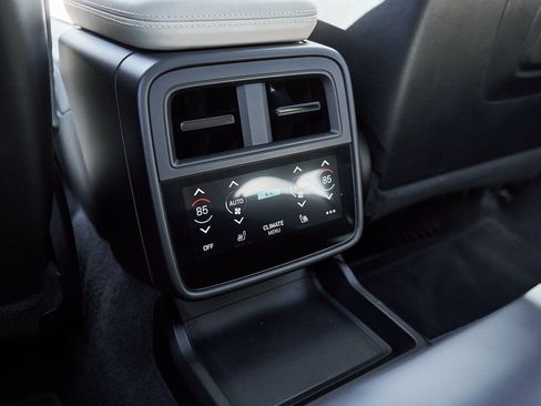 Used 2020 Porsche Taycan Turbo S AWD/4WD image 52