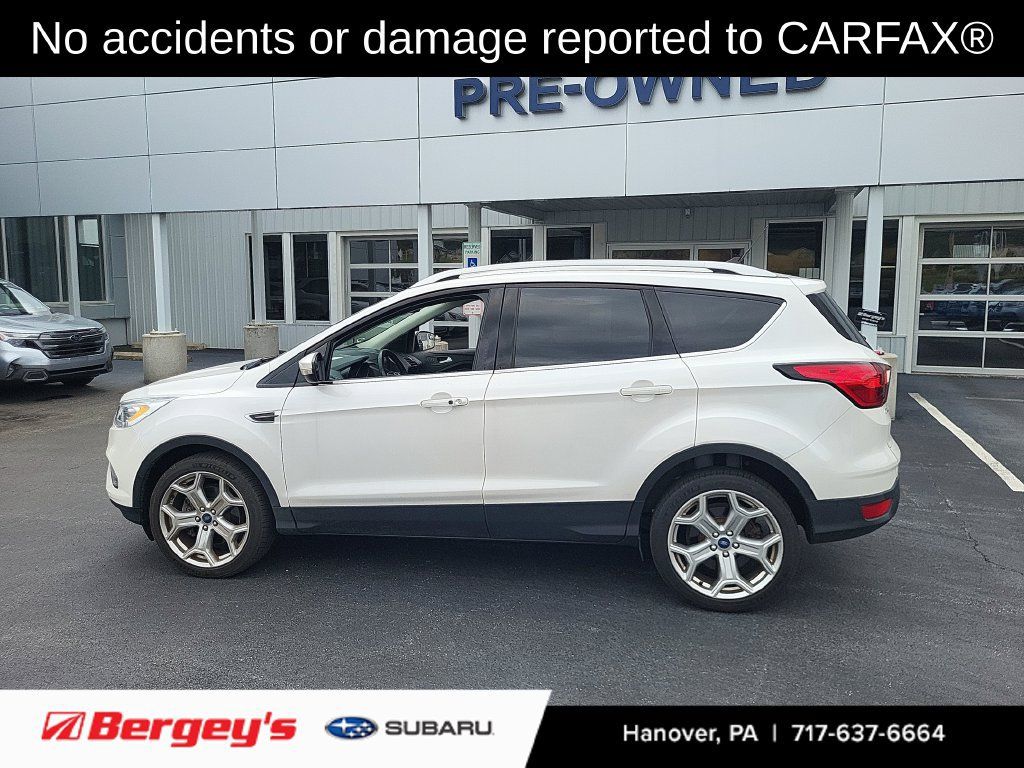 Used 2019 Ford Escape Titanium AWD/4WD image 2