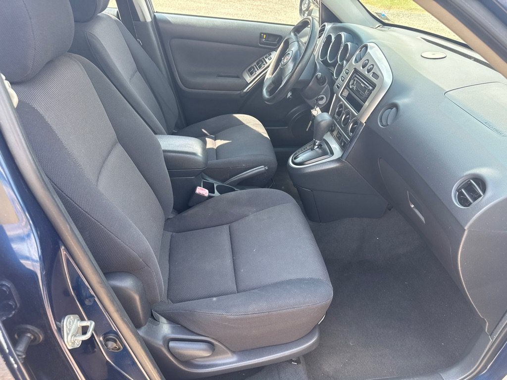 Used 2004 Pontiac Vibe w/ Power Group Value Package FWD image 20