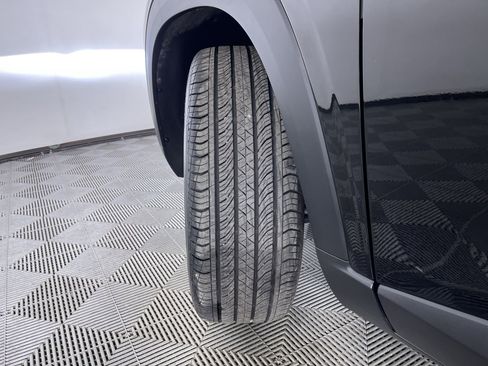 Used 2025 Chevrolet Trax RS w/ Driver Confidence Package image 26