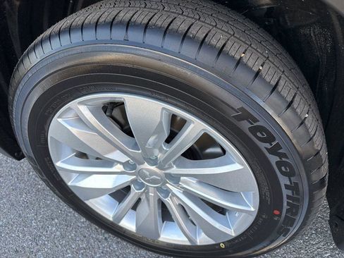 New 2025 Mitsubishi Outlander ES FWD image 11