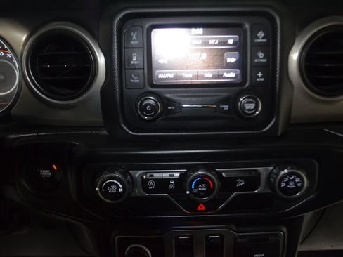 Used 2020 Jeep Wrangler Sport AWD/4WD image 25