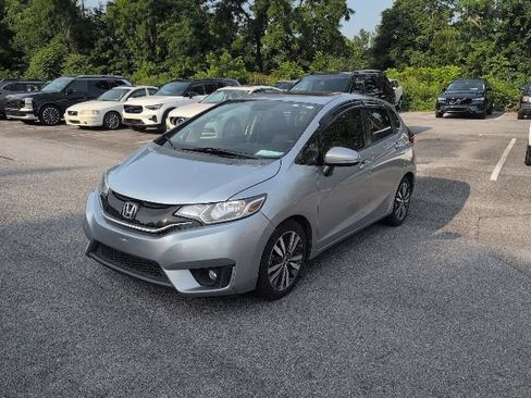 Used 2017 Honda Fit EX image 3