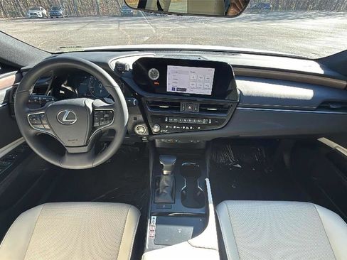 Used 2024 Lexus ES 350 w/ Premium Package image 12