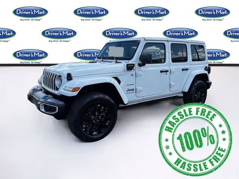 Used 2024 Jeep Wrangler Unlimited Sahara AWD/4WD image 3
