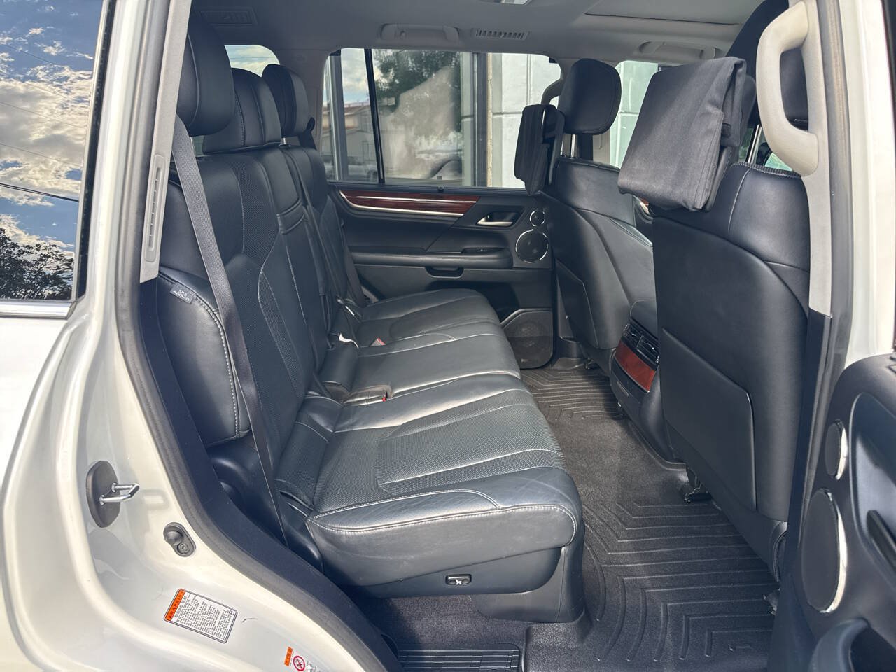 Used 2017 Lexus LX 570 4WD image 9