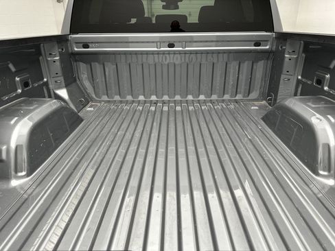 Used 2025 GMC Sierra 1500 SLT image 17