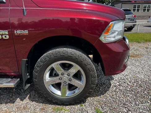 Used 2018 RAM 1500 Express w/ Express Value Package AWD/4WD image 7