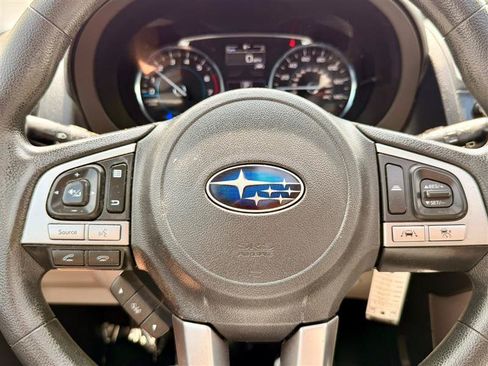 Used 2018 Subaru Forester 2.5i Premium AWD/4WD image 17