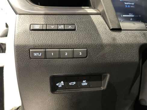 Used 2024 Lexus GX 550 image 19