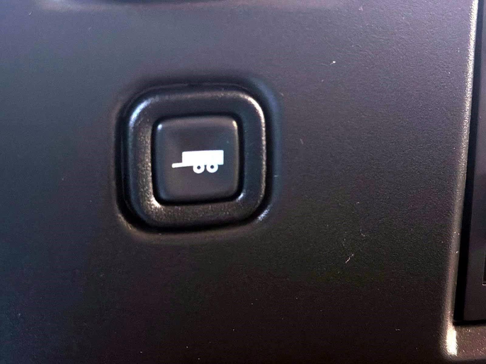 Used 2025 Chevrolet Express 2500 w/ Driver Convenience Package RWD image 18