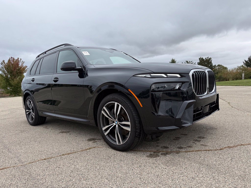 Used 2026 BMW X7 xDrive40i w/ M Sport Package AWD/4WD image 8
