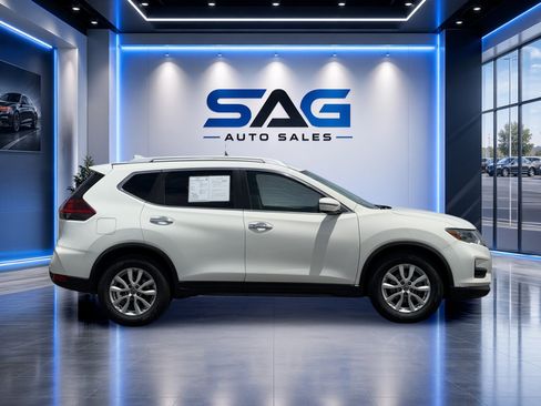 Used 2020 Nissan Rogue SV FWD image 3