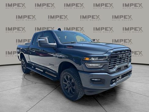 Used 2025 RAM 2500 Big Horn AWD/4WD image 4