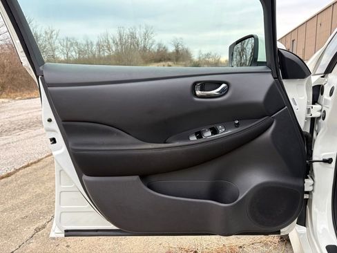 Used 2023 Nissan Leaf SV Plus image 17