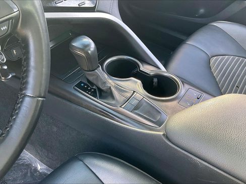 Used 2022 Toyota Camry SE w/ Cold Weather Package image 22