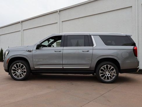 New 2026 GMC Yukon XL Denali w/ Denali Reserve Package AWD/4WD image 2