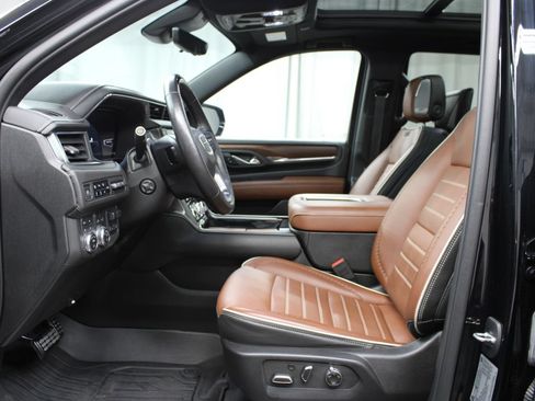 Used 2023 GMC Yukon Denali Ultimate AWD/4WD image 15