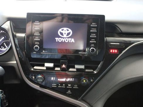 Used 2022 Toyota Camry LE AWD/4WD image 25