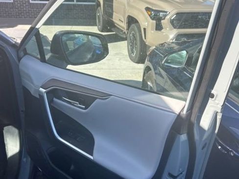 Used 2022 Toyota RAV4 Adventure image 24