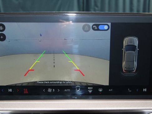 Used 2025 Ford Explorer Active w/ Active Comfort Package image 13