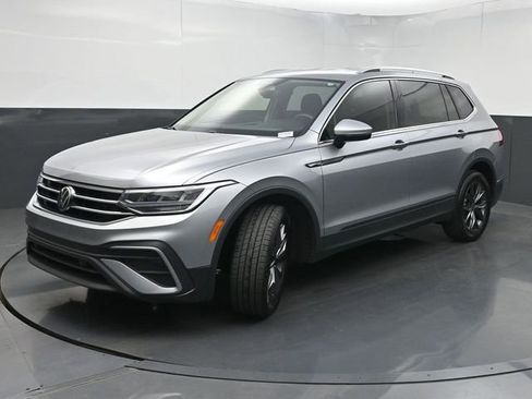 Used 2024 Volkswagen Tiguan SE FWD image 5