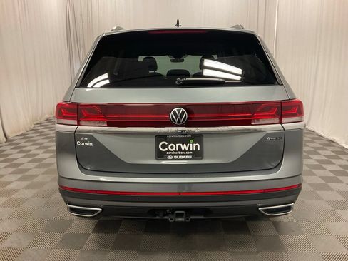 Used 2025 Volkswagen Atlas SE AWD/4WD image 5