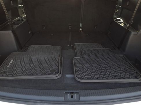 Used 2021 Volkswagen Atlas SE w/ Towing Package image 6