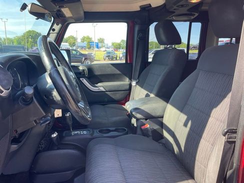 Used 2012 Jeep Wrangler Unlimited Sahara w/ Connectivity Group AWD/4WD image 2