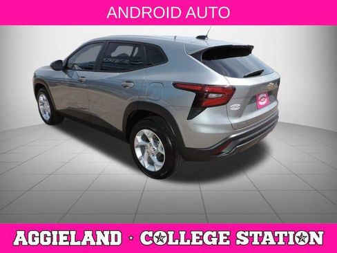 Used 2026 Chevrolet Trax LS w/ LS Convenience Package FWD image 6