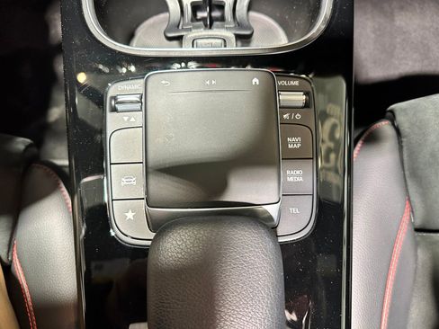 Used 2023 Mercedes-Benz CLA 250 4MATIC image 27