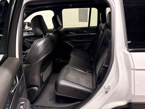 Used 2023 Jeep Grand Cherokee Trailhawk image 11