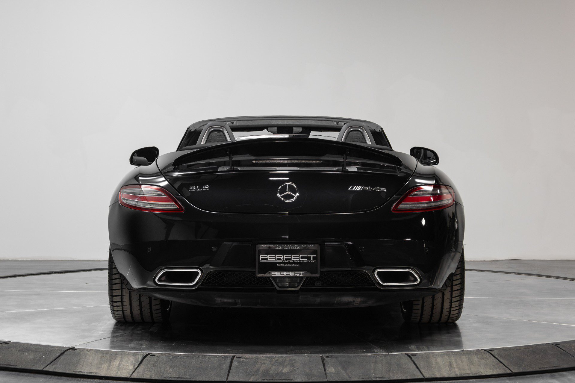 Used 2012 Mercedes-Benz SLS AMG Roadster image 32