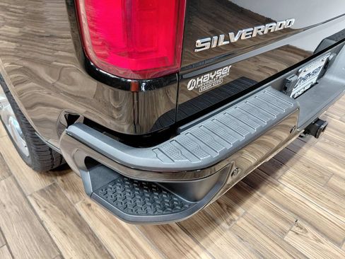Used 2023 Chevrolet Silverado 1500 High Country w/ High Country Premium Package AWD/4WD image 29