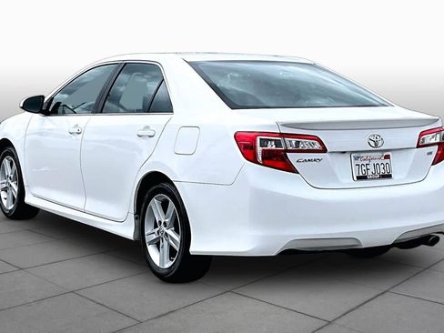 Used 2014 Toyota Camry SE FWD image 11