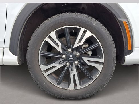 Used 2024 Mitsubishi Eclipse Cross SEL AWD/4WD image 8
