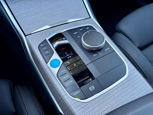 Used 2025 BMW i4 xDrive40i image 19