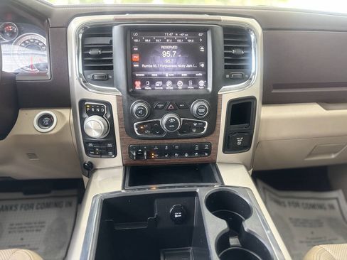 Used 2014 RAM 1500 Laramie w/ Convenience Group AWD/4WD image 16