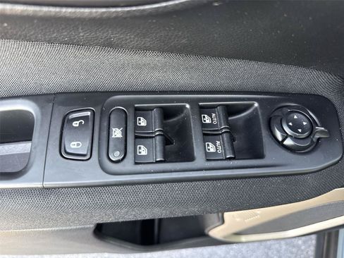Used 2016 Jeep Renegade Sport w/ Power & Air Group AWD/4WD image 13