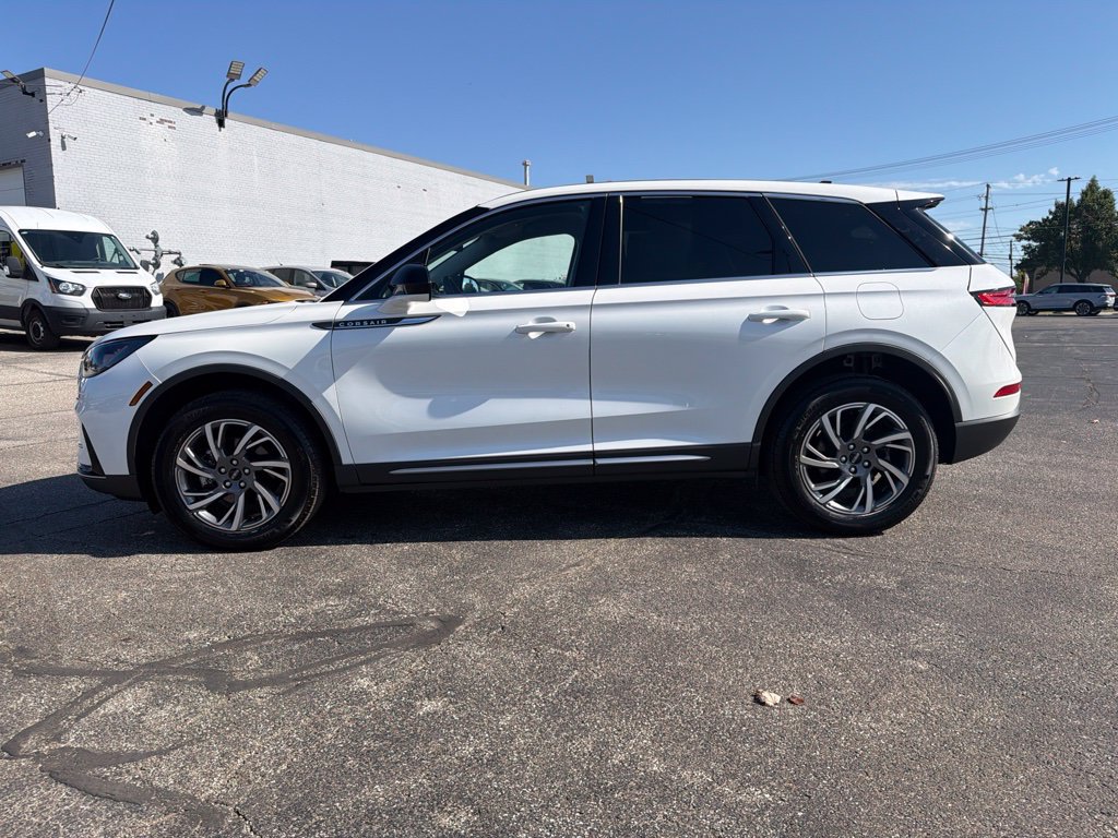 Used 2023 Lincoln Corsair FWD image 10