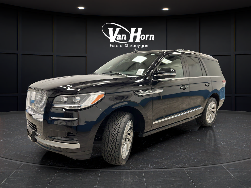 Used 2024 Lincoln Navigator Reserve AWD/4WD image 3