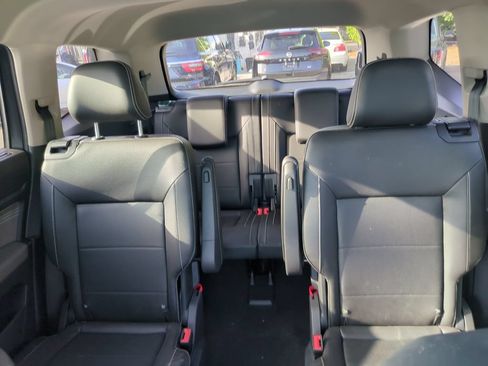 Certified 2023 Volkswagen Atlas SE w/ Panoramic Sunroof Package FWD image 5