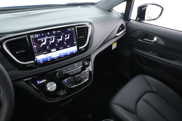 New 2027 Chrysler Pacifica Select FWD image 26